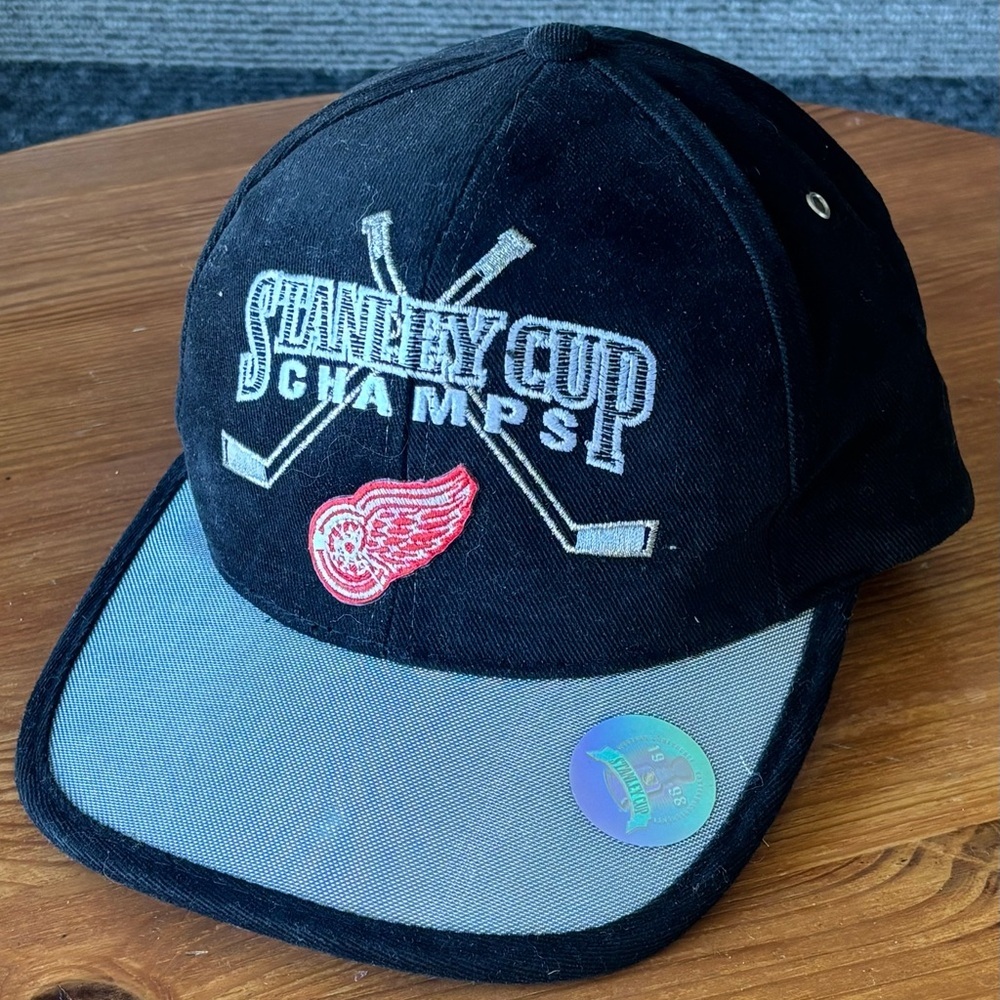 Vintage 1998 Starter Detroit Red Wings Stanley Cup Champs Velcro Strapback Hat